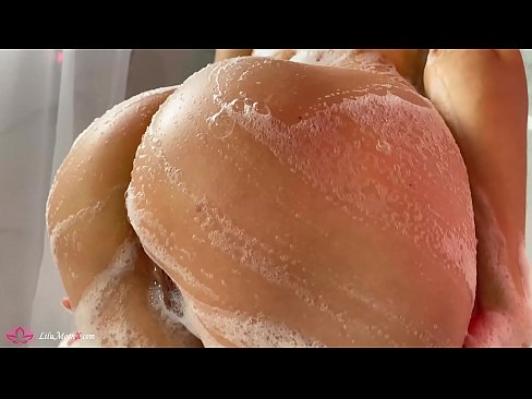 ❤️ O Brunette Masturbate Pussy ma Vibrator i Intense Orgasm i le Ta'ele ❤️ Fucking ☑